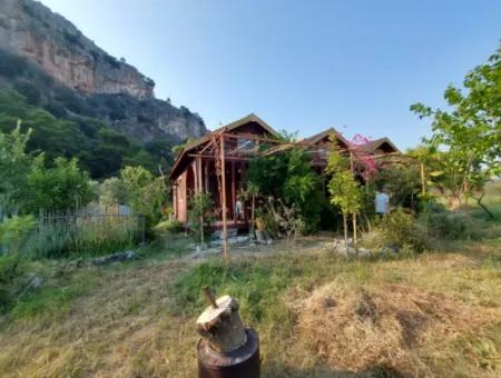 Einstöckiges Haus Zum Verkauf Auf 15 000M2 Freistehendem Grundstück In Der Nähe Des Dalyan-Kanals In Köyceğiz Çandırda