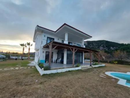 250 M2, 3 In 1 Möblierte Villa Auf 5 000M2 Land In Dalyan Langzeitmiete