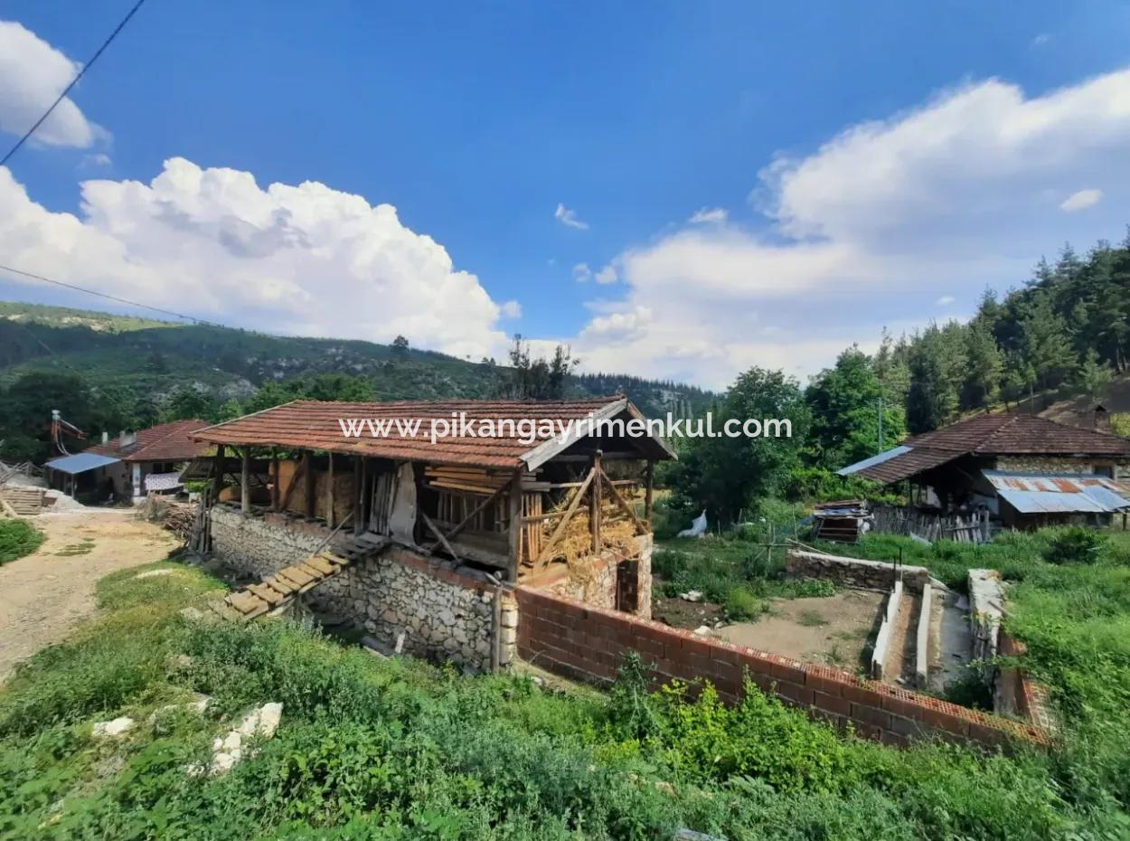 Beyağaç Sazak Ta 3 250 M2 Land Village House And Barn For Sale