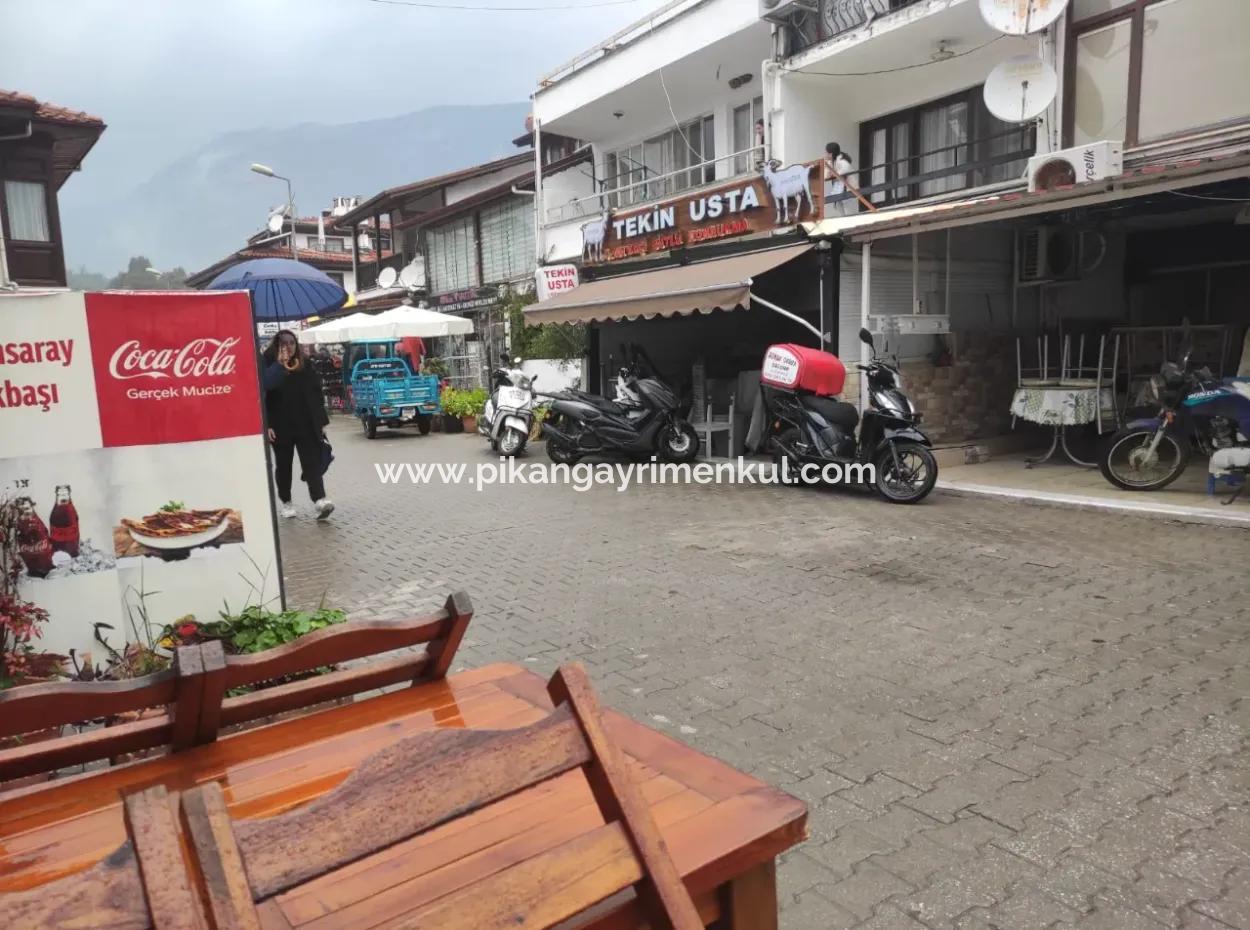 Muğla Ula Akyakada Busy Street Flat Entrance Shop For Emergency Sale