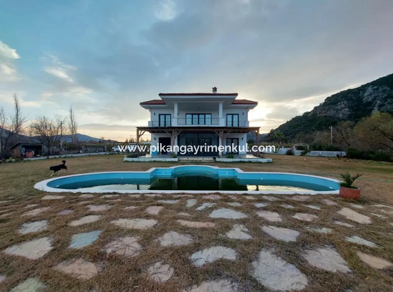 250 M2, 3 In 1 Furnished Villa On 5 000M2 Land In Dalyan Long Term Rental