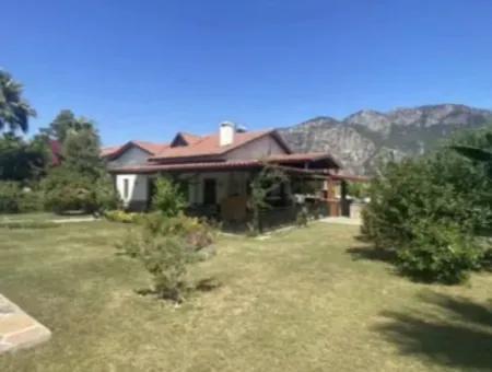 Dalyan 1700 M2 Arsa İçinde 3+1 Villa