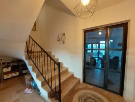 Dalyanda 5 000M2 Arazide 250 M2, 3+1  Eşyalı Villa Uzun Dönem Kiralık